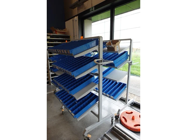 2x verrijdbare metalen sorteerkarren - afbeelding 2 van  2