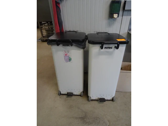 2x verrijdbare metalen vuilnisbak - afbeelding 1 van  3