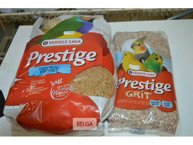 2x vogelvoer parkieten 1x4kg, 1x2,5kgen 10 borden ik hou van hygiene - afbeelding 1 van  4