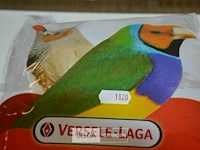 2x vogelvoer parkieten 1x4kg, 1x2,5kgen 10 borden ik hou van hygiene - afbeelding 2 van  4