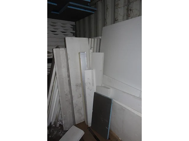 2x volledige inhoud container plafondisolatie - afbeelding 2 van  3