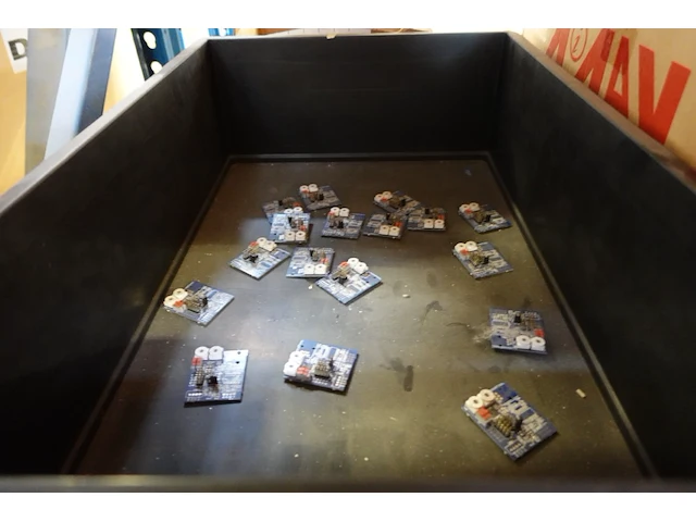 2x volledige inhoud ligger onderdelen laadpalen - afbeelding 2 van  54