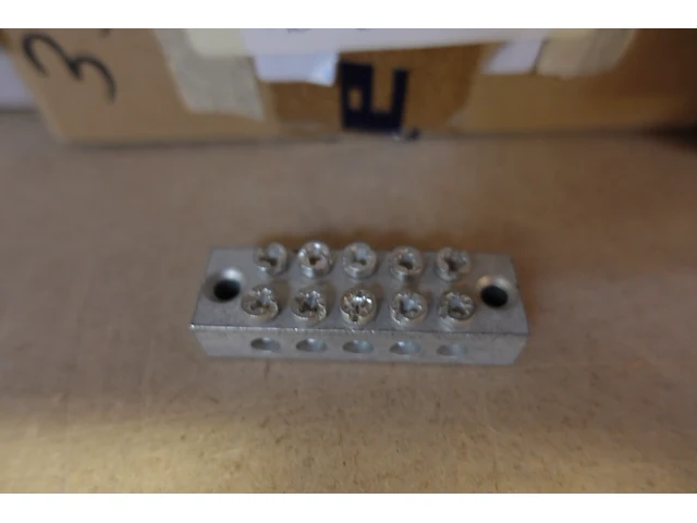 2x volledige inhoud ligger onderdelen laadpalen - afbeelding 9 van  54