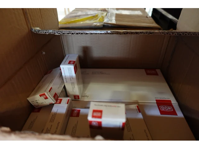 2x volledige inhoud ligger onderdelen laadpalen - afbeelding 16 van  54