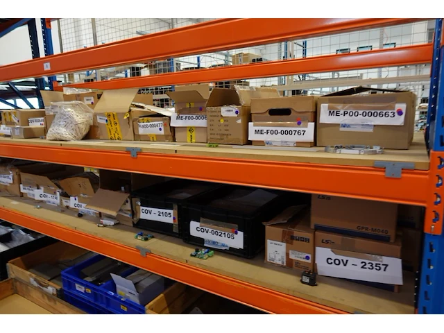 2x volledige inhoud ligger onderdelen laadpalen - afbeelding 12 van  54