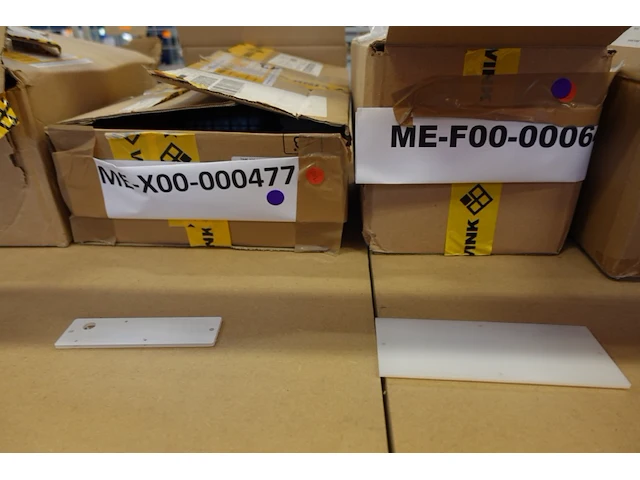 2x volledige inhoud ligger onderdelen laadpalen - afbeelding 29 van  54