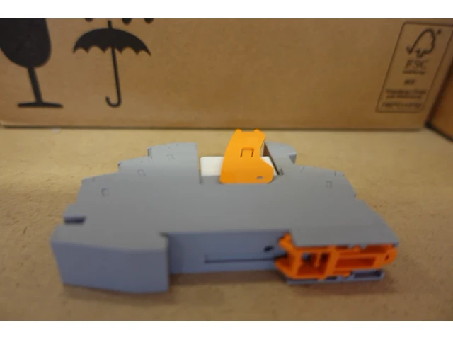 2x volledige inhoud ligger onderdelen laadpalen - afbeelding 31 van  54