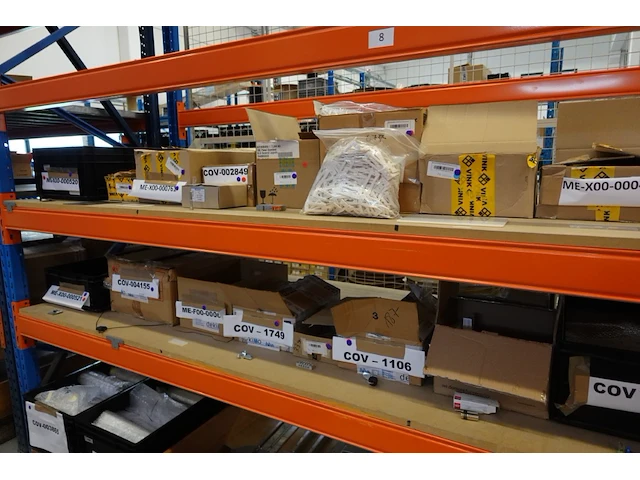 2x volledige inhoud ligger onderdelen laadpalen - afbeelding 23 van  54