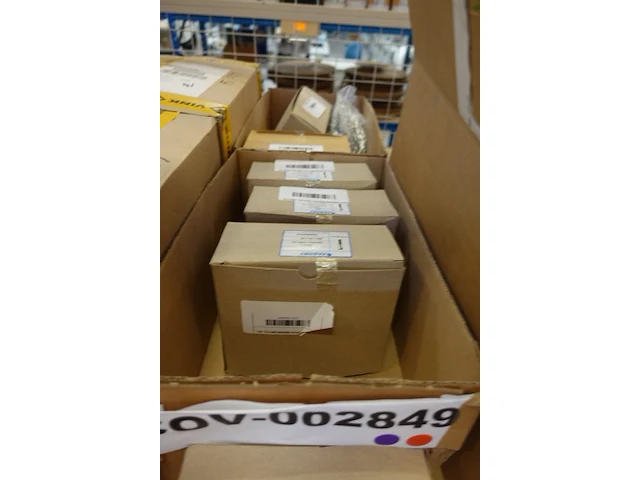 2x volledige inhoud ligger onderdelen laadpalen - afbeelding 36 van  54