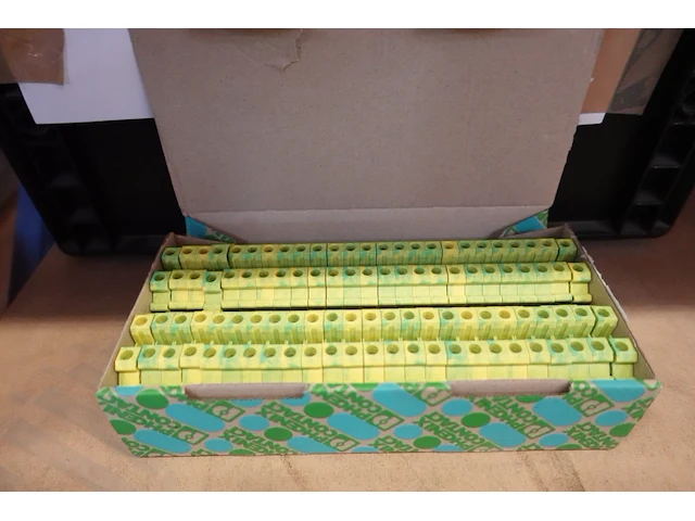 2x volledige inhoud ligger onderdelen laadpalen - afbeelding 40 van  54