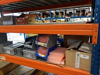 2x volledige inhoud ligger onderdelen laadpalen - afbeelding 34 van  54