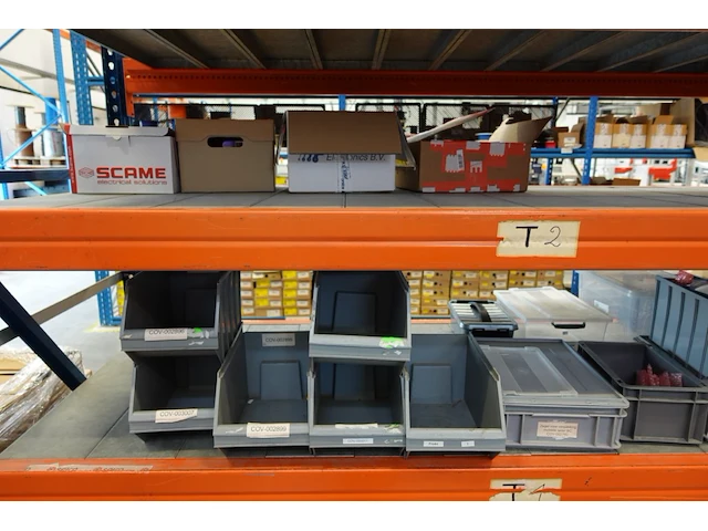 2x volledige inhoud ligger onderdelen laadpalen - afbeelding 45 van  54