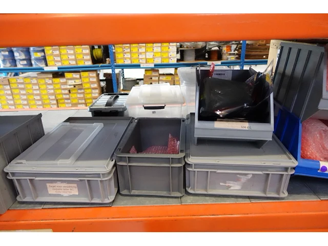 2x volledige inhoud ligger onderdelen laadpalen - afbeelding 52 van  54