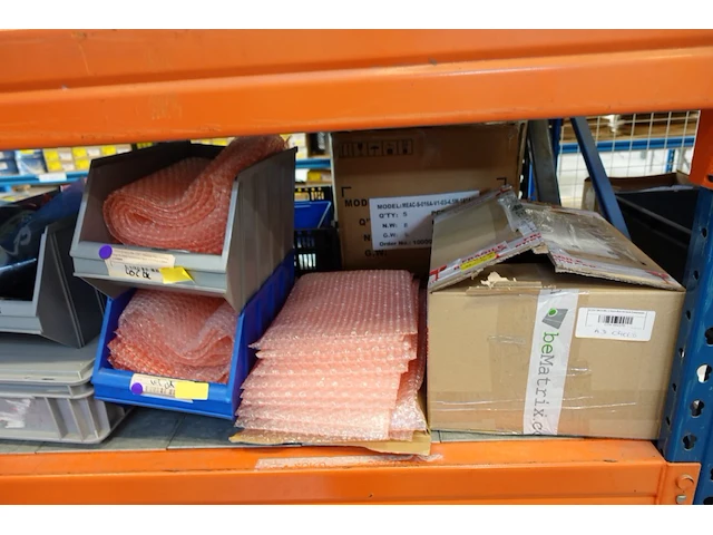 2x volledige inhoud ligger onderdelen laadpalen - afbeelding 53 van  54