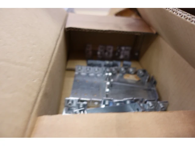 2x volledige inhoud ligger verpakkingsmaterialen - afbeelding 2 van  36