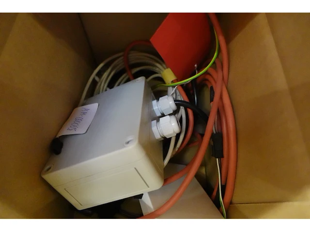 2x volledige inhoud ligger verpakkingsmaterialen - afbeelding 11 van  36