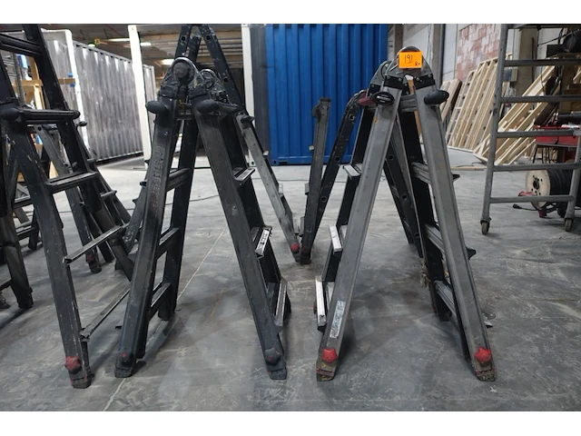2x vouwladder - afbeelding 1 van  3