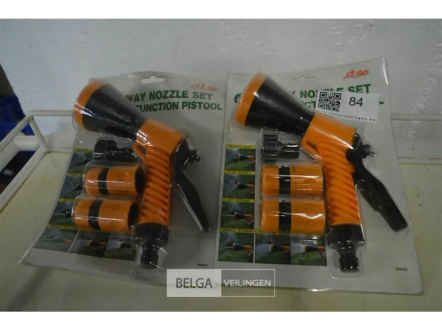 2x waterpistool + koppeling - afbeelding 1 van  3