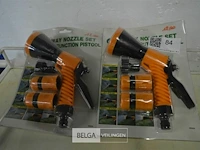 2x waterpistool + koppeling - afbeelding 1 van  3