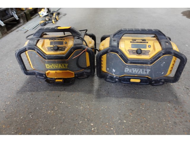 2x werfradio dewalt - afbeelding 1 van  6