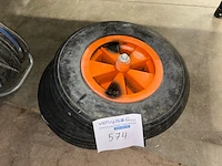 2x wiel kruiwagen - afbeelding 1 van  3