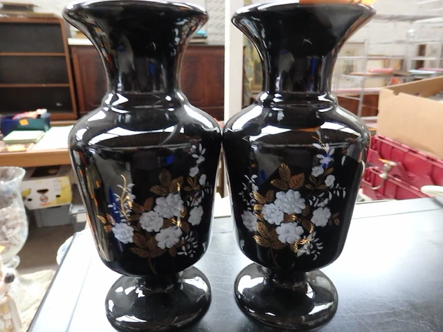 2x zwarte vazen, hoogte 20cm - afbeelding 1 van  1