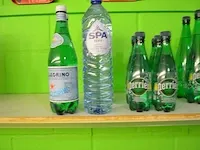 2x6 fl. cristaline 1,5l, 1x24fl. fuze tea lemon 20cl, 1x24 fl. fuze tea green 20cl, 2x24fl. fuze tea peach 20cl, 23 fl. minute maid tomaat 20cl, 5 fl. minute maid appel 20cl, 4 fl. contrex 1,5l - afbeelding 2 van  15