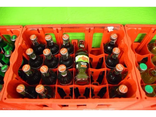 2x6 fl. cristaline 1,5l, 1x24fl. fuze tea lemon 20cl, 1x24 fl. fuze tea green 20cl, 2x24fl. fuze tea peach 20cl, 23 fl. minute maid tomaat 20cl, 5 fl. minute maid appel 20cl, 4 fl. contrex 1,5l - afbeelding 5 van  15