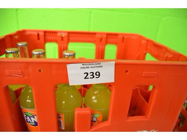 2x6 fl. cristaline 1,5l, 1x24fl. fuze tea lemon 20cl, 1x24 fl. fuze tea green 20cl, 2x24fl. fuze tea peach 20cl, 23 fl. minute maid tomaat 20cl, 5 fl. minute maid appel 20cl, 4 fl. contrex 1,5l - afbeelding 14 van  15