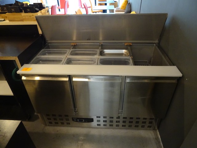 3- deurs koelkast + saladebar combisteel - afbeelding 1 van  6