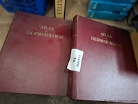 3 antieke medische boeken - afbeelding 1 van  4