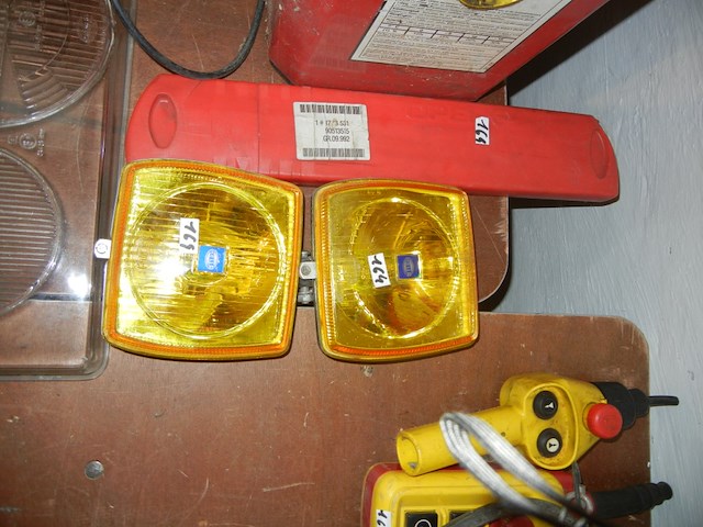 3 autolichten plus gevarendriehoek - afbeelding 2 van  2