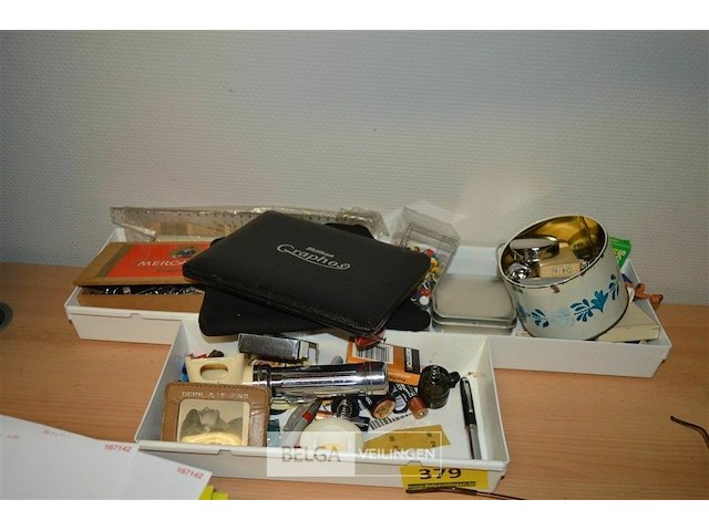 3 bakjes bureau materialen - afbeelding 1 van  4