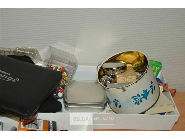 3 bakjes bureau materialen - afbeelding 3 van  4