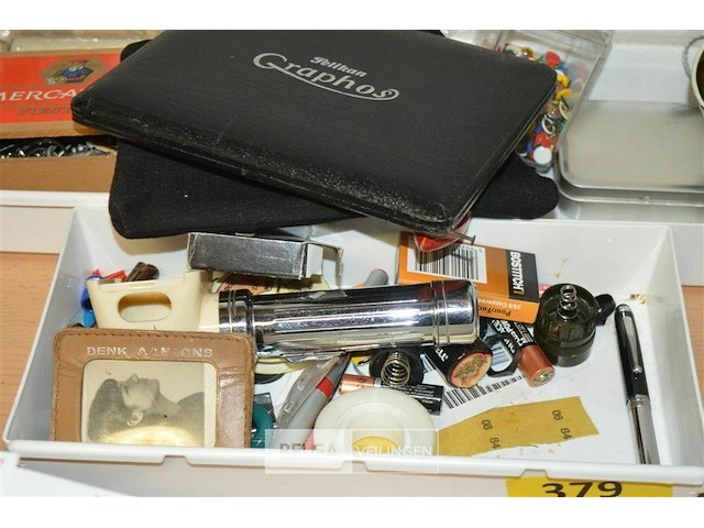 3 bakjes bureau materialen - afbeelding 4 van  4