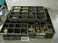 3 bakjes met div - afbeelding 1 van  4