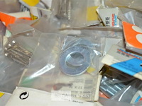 3 bakken met div bouten en moeren - afbeelding 5 van  5