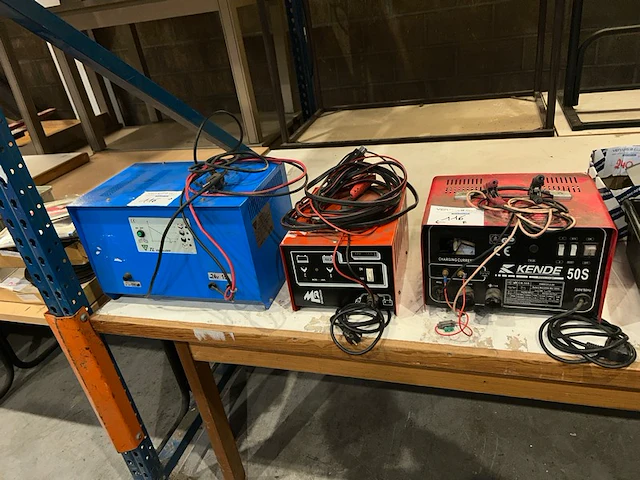 3 batterijladers - afbeelding 1 van  5