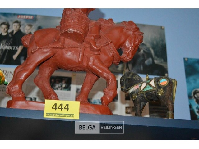 ±3 beeldjes van paarden - afbeelding 4 van  4