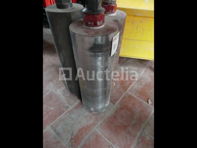 3 betonnen kernen - afbeelding 2 van  6