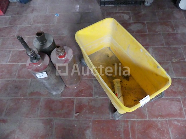 3 betonnen kernen - afbeelding 6 van  6