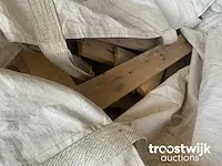 3 big bags met houtresten - afbeelding 4 van  4