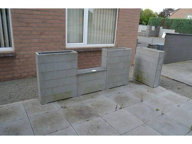 3 bloembakken in graniet, grijs, afm. 90x70x23, bankje in graniet, grijs, afm. 48x70x23 - afbeelding 3 van  6