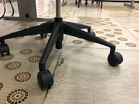3 bureaus, 3 bureaustoelen - afbeelding 5 van  5