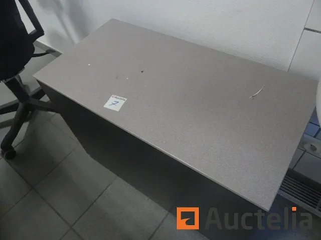 3 bureautafels met stoel en ladeblok - afbeelding 2 van  19