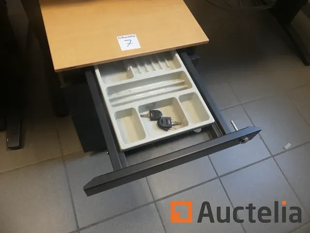 3 bureautafels met stoel en ladeblok - afbeelding 6 van  19