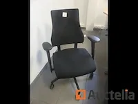 3 bureautafels met stoel en ladeblok - afbeelding 7 van  19