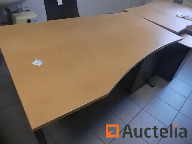 3 bureautafels met stoel en ladeblok - afbeelding 19 van  19