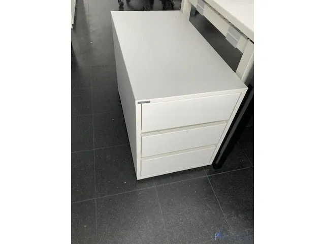 3 bureautafels - afbeelding 5 van  6