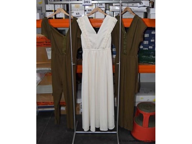 3 dameskledingstukken diverse maten - afbeelding 1 van  4